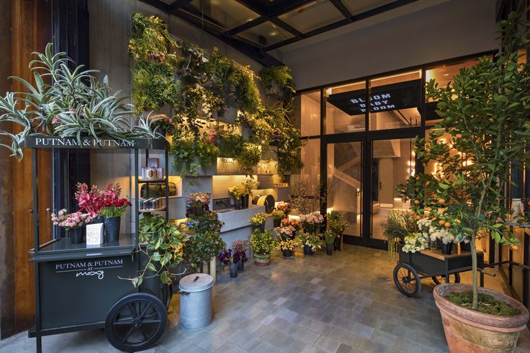Florists: The New Floral Stars on the Hotel Scene